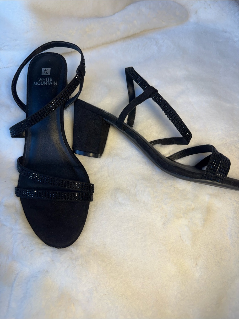 White Mountain Black Strappy Block Heel Sandals Size 9